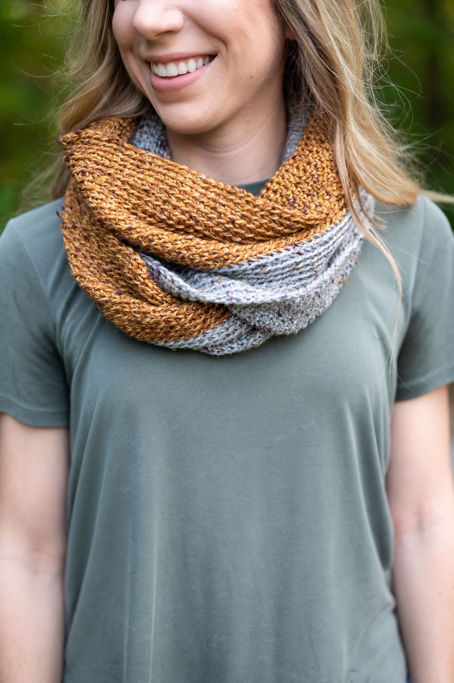 https://www.woodsandwool.com/wp-content/uploads/2020/09/woodsandwool_halfinhalfinfinityscarf_080.jpg